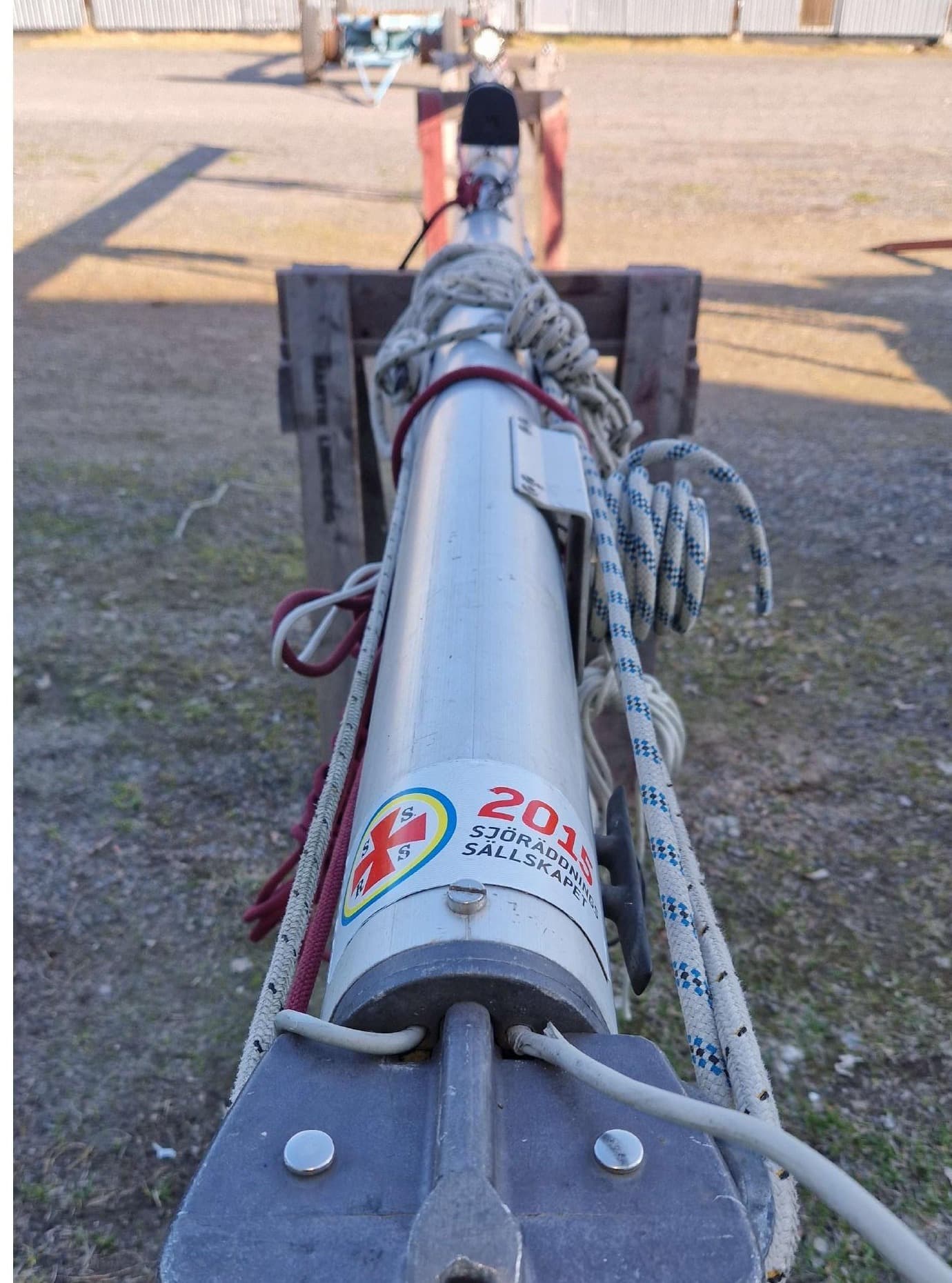 Mast and rigging prepared on the ground before installation